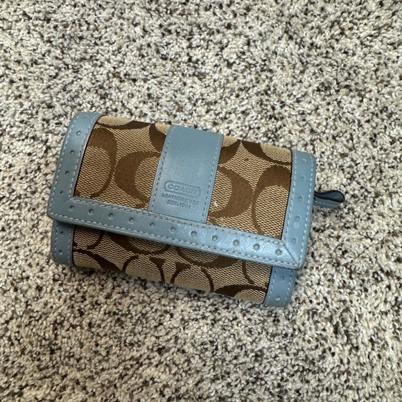 👜 Mini Coach Purse + Matching Wallet 👜 - Picture 2 of 6